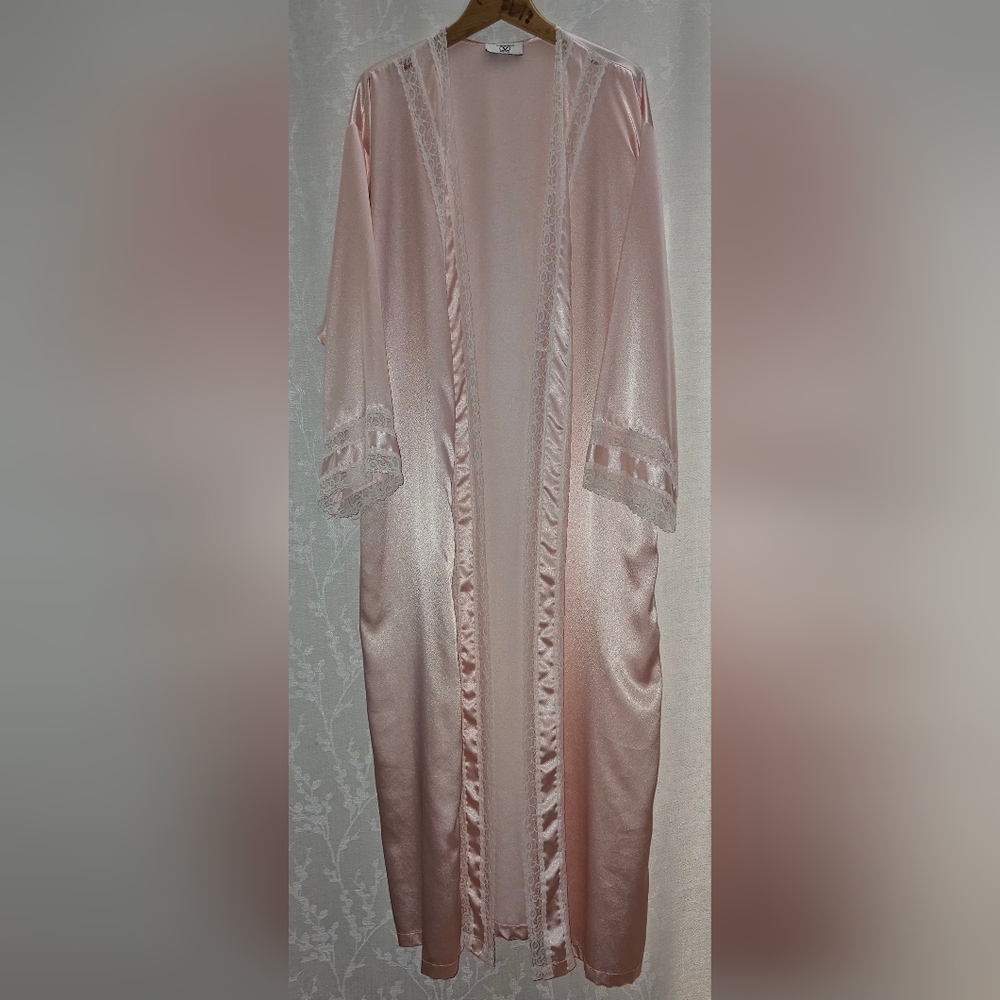 Vintage Valentino Intimo pink satin and lace Robe. ILGWU Made In USA